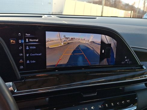 Used 2024 Cadillac Escalade Sport Platinum w/ LPO, ONYX Package image 18