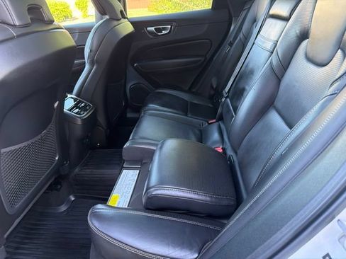 Used 2021 Volvo XC60 T5 Inscription AWD/4WD image 12