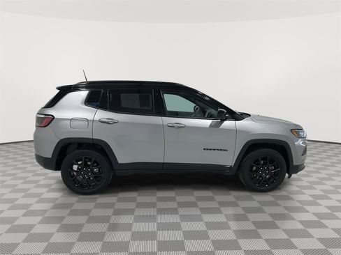 Used 2022 Jeep Compass Altitude image 6