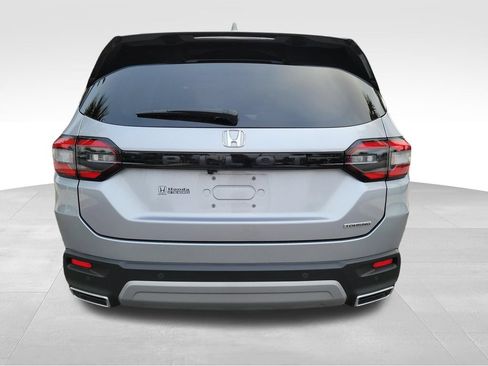 Used 2023 Honda Pilot Touring image 13