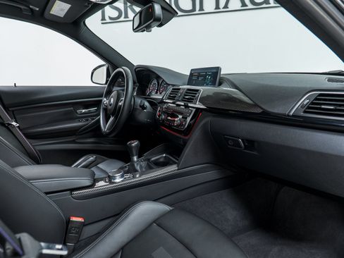 Used 2018 BMW M3 RWD image 23