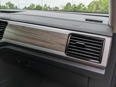 Certified 2023 Volkswagen Atlas SEL AWD/4WD image 12