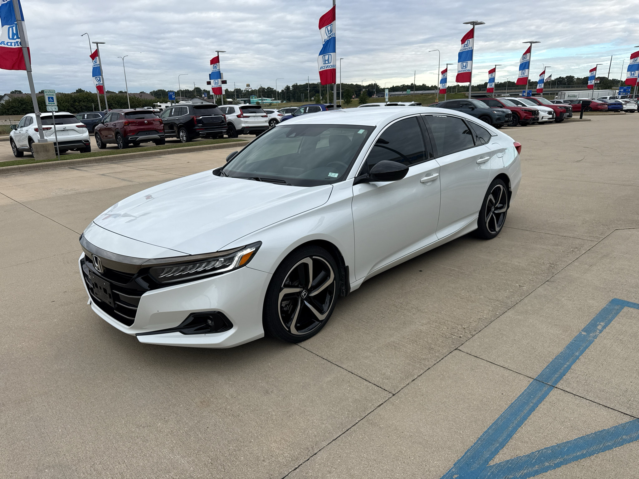Used 2022 Honda Accord Sport image 1