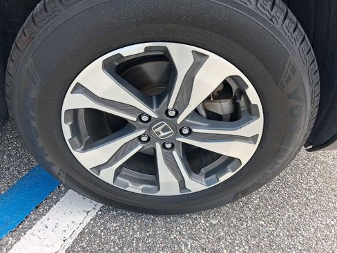 Used 2019 Honda CR-V LX image 13