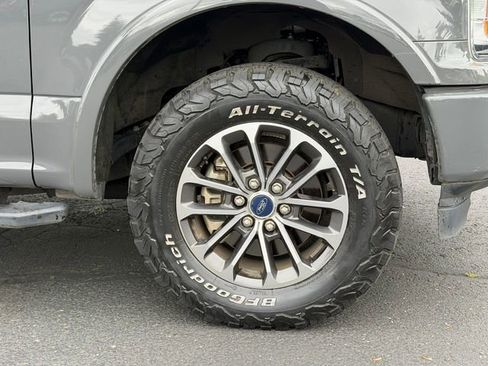 Used 2018 Ford F150 XLT w/ Equipment Group 302A Luxury AWD/4WD image 10