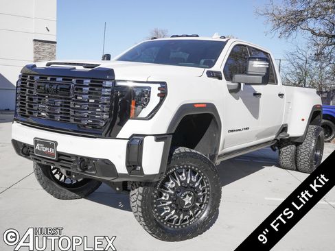 Used 2025 GMC Sierra 3500 Denali Ultimate AWD/4WD image 1