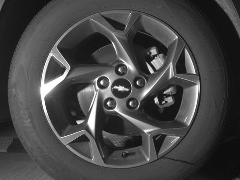 Used 2025 Chevrolet Trax LT image 13