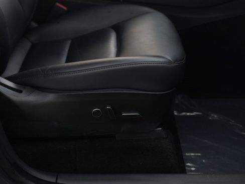 Used 2020 Tesla Model Y Long Range image 31