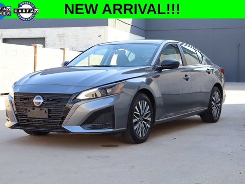 Used 2026 Nissan Altima 2.5 SV FWD image 1