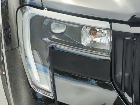 New 2026 Ford Maverick Lobo AWD/4WD image 10