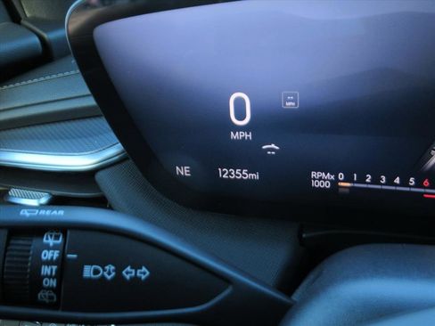 Used 2025 Buick Enclave Sport Touring image 33