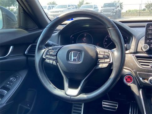 Used 2018 Honda Accord Sport image 12