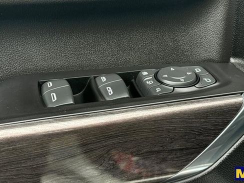 Used 2022 Chevrolet Silverado 3500 LTZ w/ LTZ Plus Package image 12