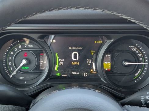 Used 2025 Jeep Wrangler Unlimited Sahara AWD/4WD image 23