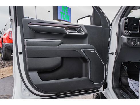 Used 2024 GMC Sierra 1500 SLT w/ SLT Premium Plus Package image 6