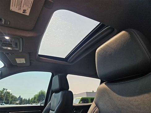 Used 2023 GMC Sierra 1500 SLT w/ SLT Premium Package image 36