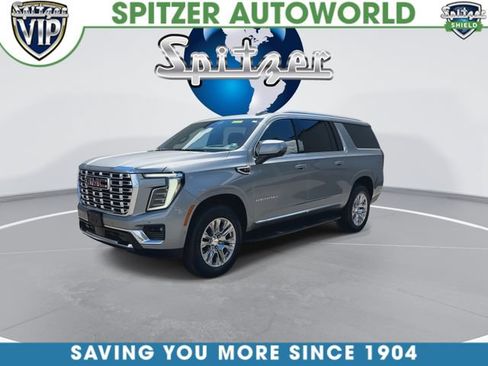 Used 2025 GMC Yukon XL Denali AWD/4WD image 4
