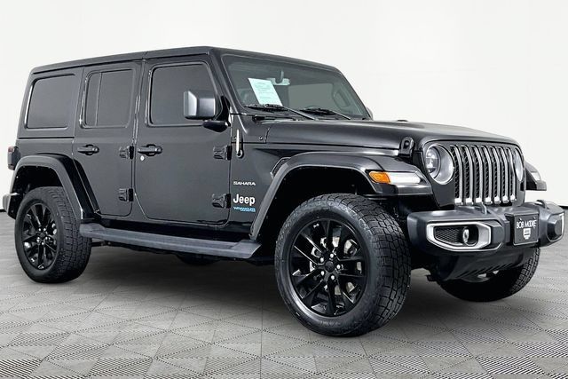 Used 2021 Jeep Wrangler Unlimited Sahara w/ Cold Weather Group AWD/4WD image 3
