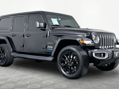 Used 2021 Jeep Wrangler Unlimited Sahara w/ Cold Weather Group AWD/4WD image 3