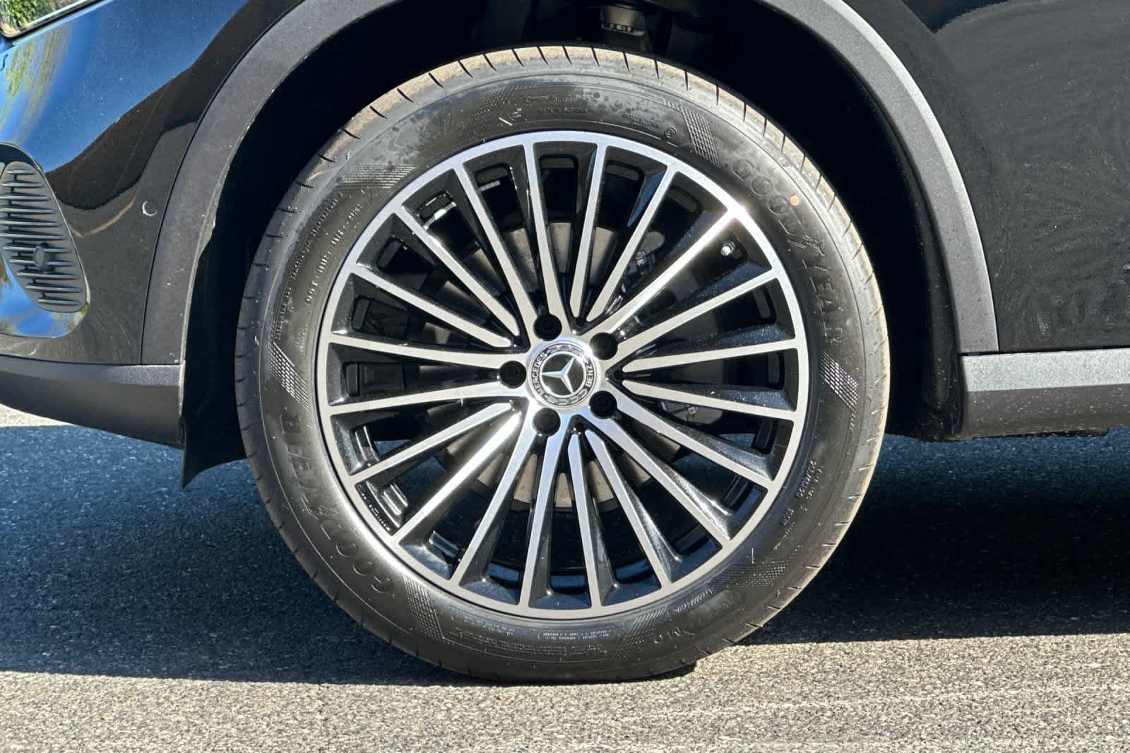 Certified 2026 Mercedes-Benz GLC 300 4MATIC image 25