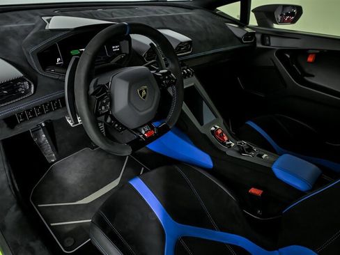 Used 2022 Lamborghini Huracan STO RWD image 19