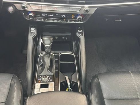Used 2023 Kia Telluride EX w/ EX Captain's Chair Package AWD/4WD image 18