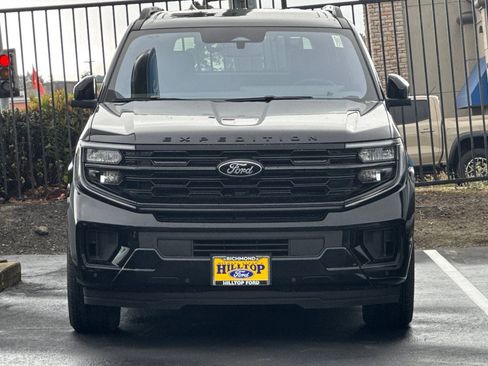 New 2025 Ford Expedition Platinum w/ Stealth Appearance Package image 9