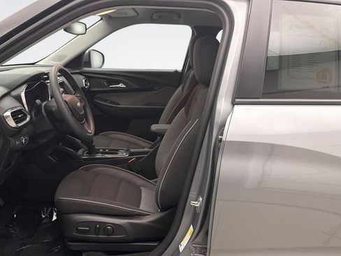 Used 2023 Chevrolet TrailBlazer LT w/ Convenience Package AWD/4WD image 11