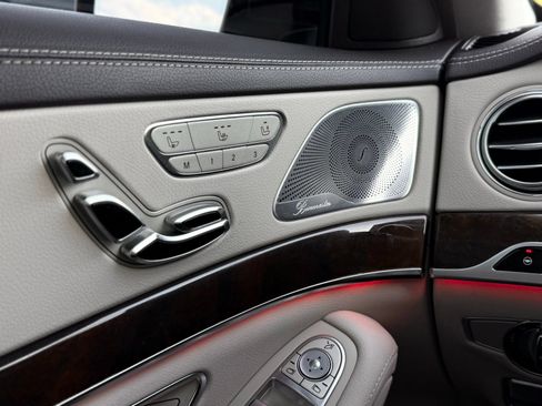 Used 2017 Mercedes-Benz S 550 4MATIC Sedan image 18