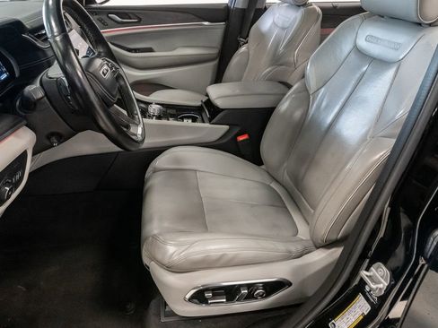 Certified 2021 Jeep Grand Cherokee L Overland w/ Luxury Tech Group IV AWD/4WD image 12