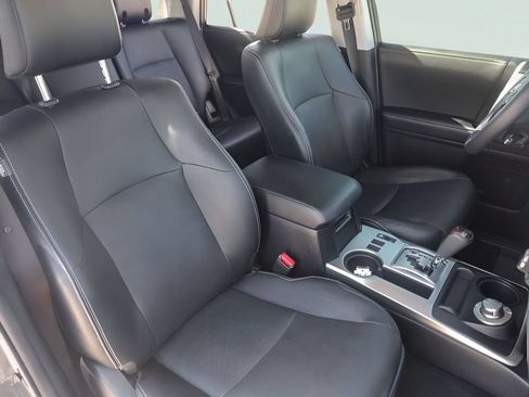 Used 2022 Toyota 4Runner Limited AWD/4WD image 34