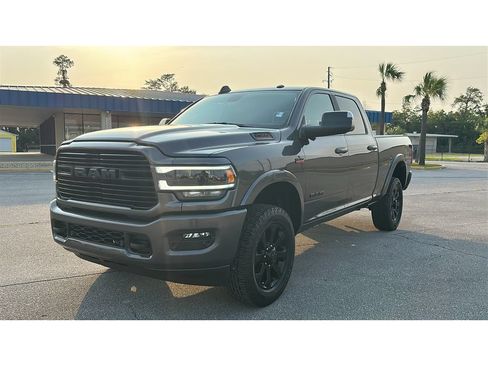 Used 2021 RAM 2500 Laramie w/ Night Edition AWD/4WD image 2
