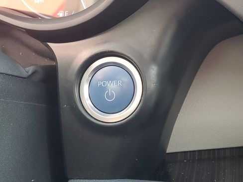 Used 2023 Toyota Sienna Limited image 27