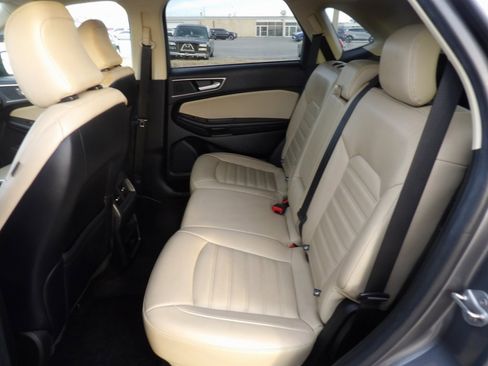 Used 2022 Ford Edge SEL image 16