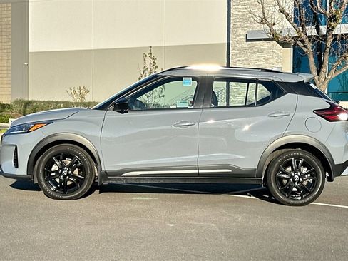 Used 2024 Nissan Kicks SR w/ SR Premium Package image 7