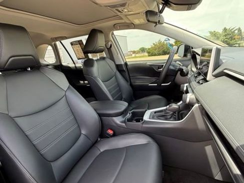 Used 2025 Toyota RAV4 XLE Premium FWD image 20