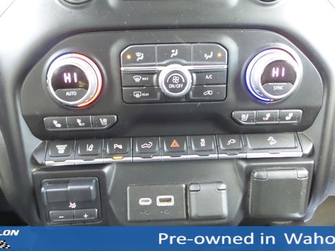 Used 2022 Chevrolet Silverado 2500 LTZ w/ LTZ Convenience Package image 17