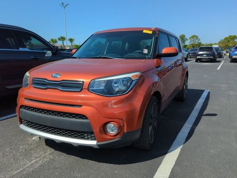 Used 2018 Kia Soul + image 4