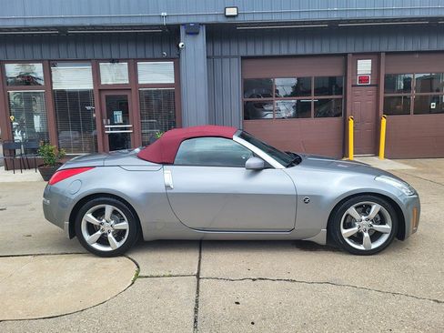 Used 2006 Nissan 350Z Touring RWD image 7