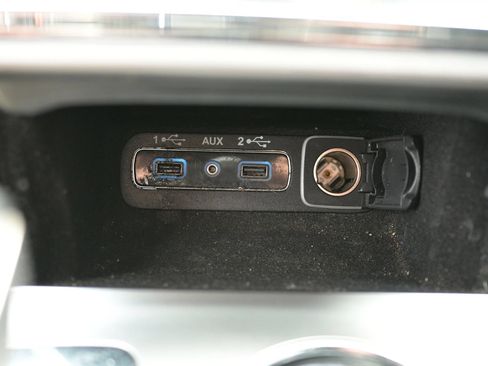 Used 2018 Jeep Grand Cherokee Altitude AWD/4WD image 4