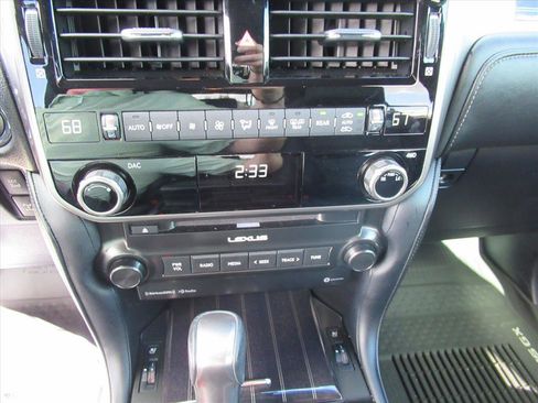 Used 2022 Lexus GX 460 Premium w/ Premium Package image 25