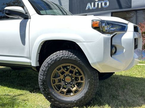Used 2023 Toyota 4Runner SR5 image 3