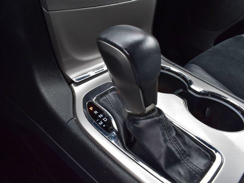 Used 2018 Jeep Grand Cherokee Altitude AWD/4WD image 29