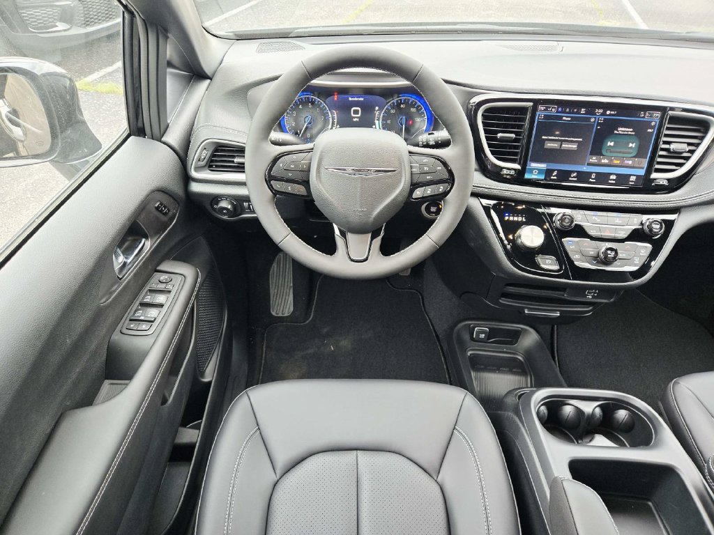 New 2026 Chrysler Pacifica Select w/ S Appearance Package FWD image 13