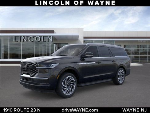 New 2026 Lincoln Navigator L Premier AWD/4WD image 1