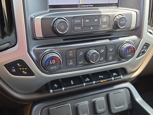 Used 2018 GMC Sierra 1500 SLT AWD/4WD image 26