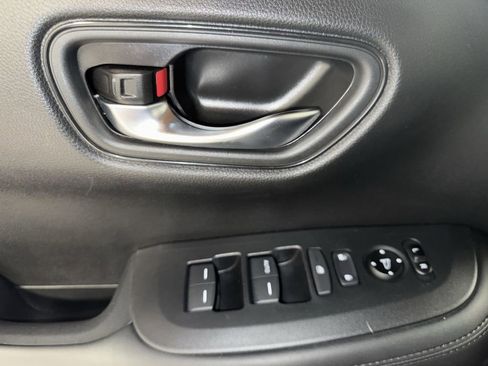 Used 2023 Honda HR-V LX image 20