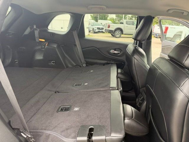 Used 2021 Jeep Cherokee Latitude Plus AWD/4WD image 31