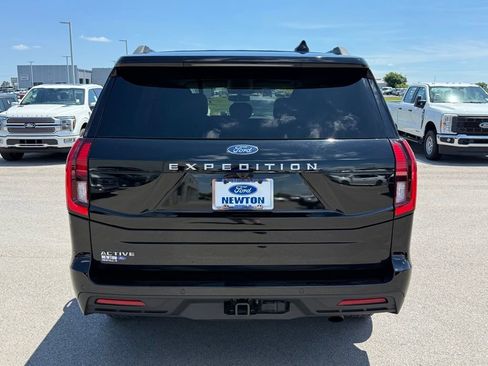 Used 2025 Ford Expedition Active AWD/4WD image 33