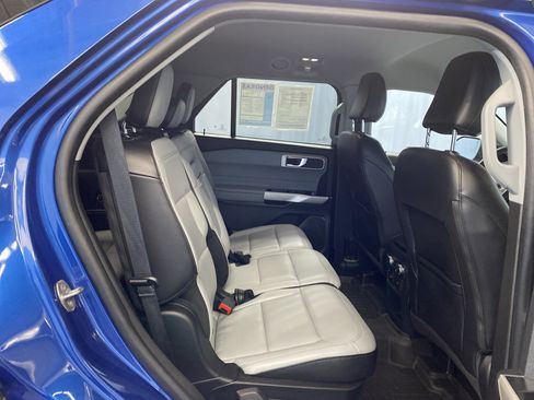 Used 2021 Ford Explorer XLT w/ Equipment Group 202A image 37